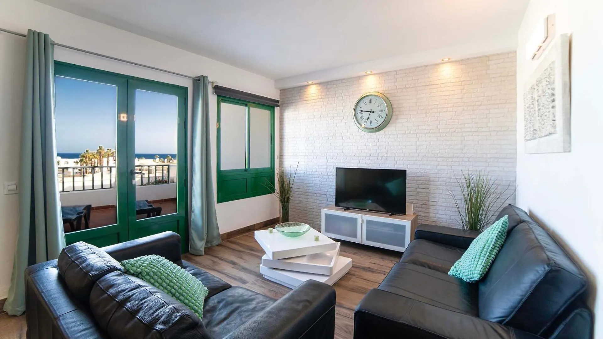 Club Valena 48 Sea Views, Wifi, Close To Beach & Amenities At Matagorda Puerto del Carmen  Apartment